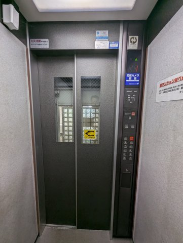 エスト伊丹　1202号室のエントランス