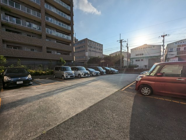 エスト伊丹　1202号室の駐車場