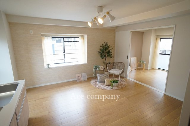 【居間・リビング】の画像