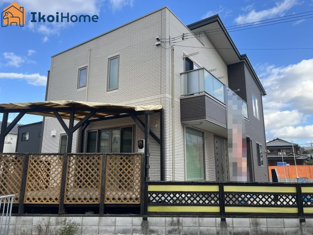 明石市魚住町中尾　中古戸建のエントランス