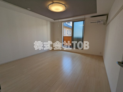 【居間・リビング】 | ビレッジ仙川壱番館 | 洋室10.11帖