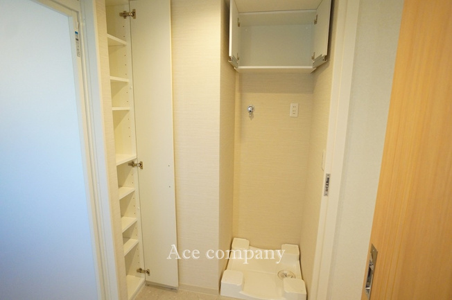 【ランドリースペース】 | ブラームス東住吉 | 洗濯パン・分電盤新調☆洗面室内に収納あります♪
