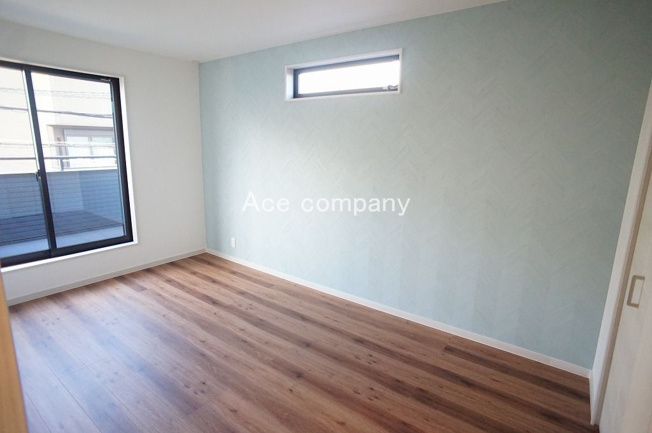 【寝室】 | 生野区舎利寺1丁目 | 【2階：洋室7.25帖】バルコニーに面したお部屋です☆