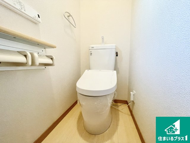 堺市中区上之　中古一戸建てのトイレ|温水洗浄便座つきのトイレです♪【現地写真】