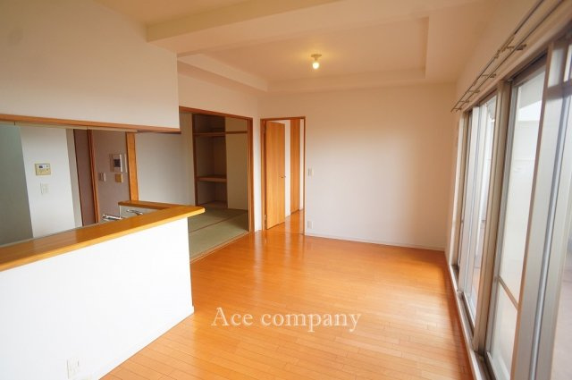 【居間・リビング】 | コートヴィラージュ平野 | 【LDK：13.9帖】クロス貼替え、床CF張替え、ハウスクリーニング済みです☆