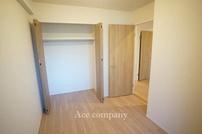 【子供部屋】 | ソレイユ俊徳道 | 【洋室4.5帖】クローゼット完備です♪