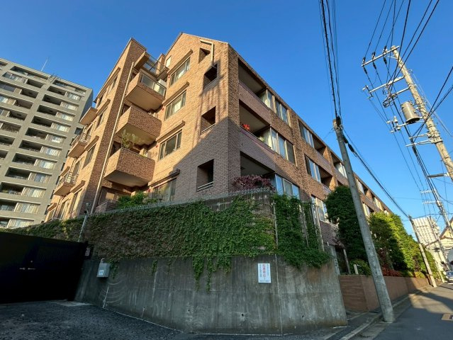 クレッセント新宿柏木の外観|物件の外観です