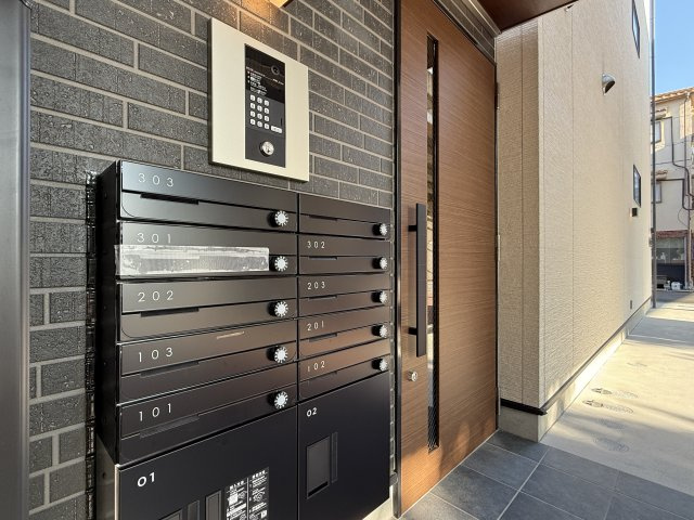 badge yataのエントランス