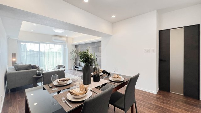 【居間・リビング】 | パレ駒場 | ゆったり過ごせるリビングです