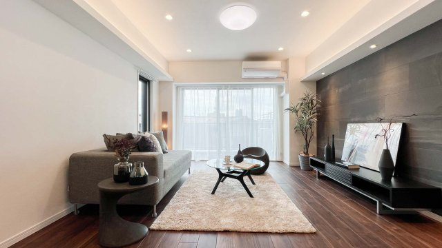 【居間・リビング】 | パレ駒場 | ゆったり過ごせるリビングです