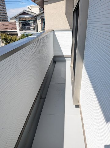 【バルコニー】 | 平野区長吉六反4丁目 | バルコニーは2階と3階にあります☆こちらは2階のバルコニー、水栓完備です☆