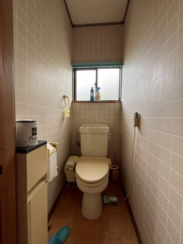 茂原市六ツ野　中古戸建のトイレ