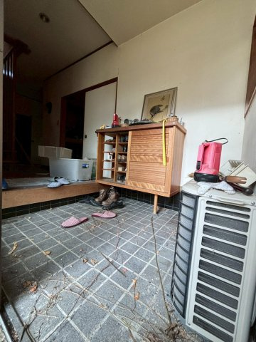 茂原市六ツ野　中古戸建の玄関