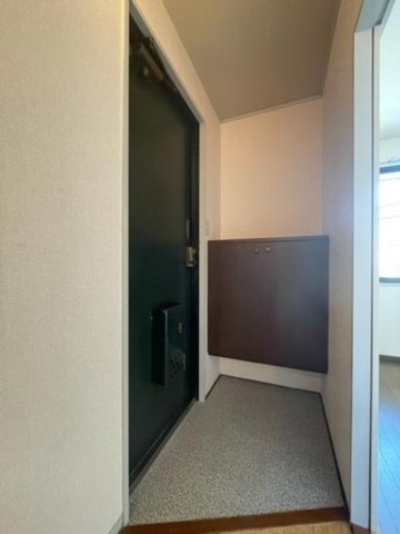 エコーハイツB棟の玄関