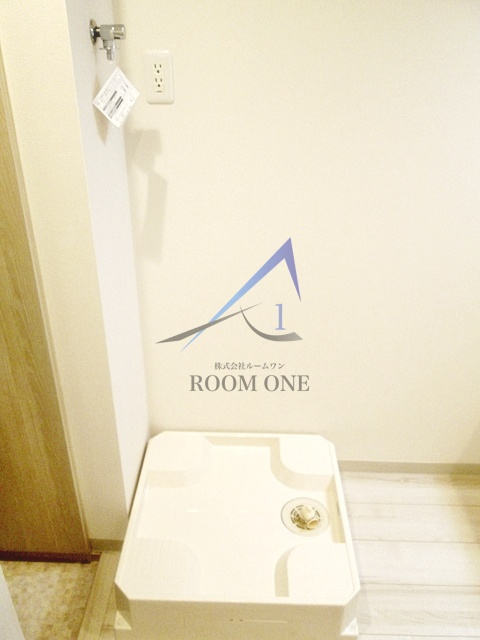 ラフィネ芦花公園Aの設備|洗濯機置き場です。