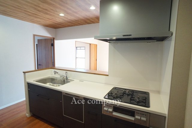 【キッチン】 | ファミールハイツ八尾A棟 | 食洗機付きのシステムキッチン新調です☆3口ガスコンロ☆