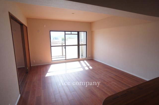 【居間・リビング】 | ファミールハイツ八尾A棟 | 【LDK：約16.8帖】