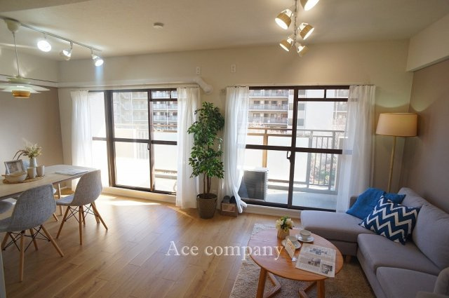 【居間・リビング】の画像