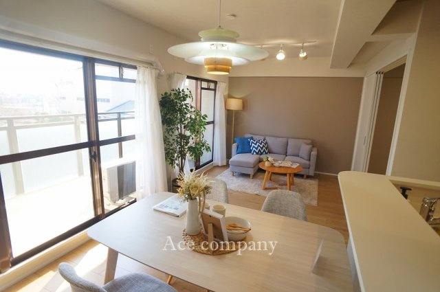 【居間・リビング】の画像