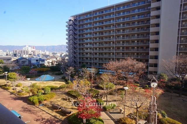 【展望】 | ファミールハイツ八尾B棟 | 公園一望、眺望良好です☆