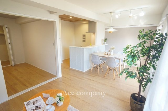 【居間・リビング】の画像