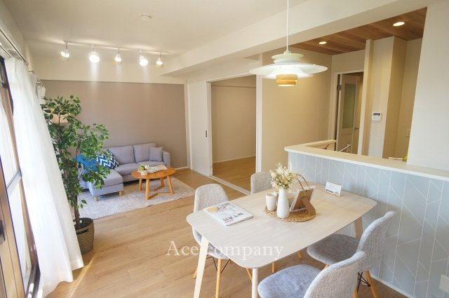 【居間・リビング】の画像