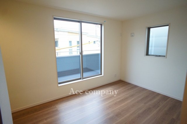 【子供部屋】 | 平野区加美鞍作3丁目　【4号棟/全4棟】 | 【3階：洋室6帖】北向きのバルコニーに面したお部屋です☆