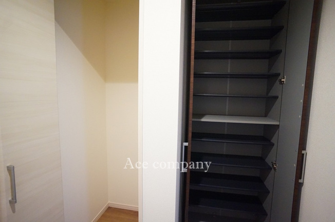 【収納】 | 平野区加美鞍作3丁目　【4号棟/全4棟】 | 「玄関＋ホール」シューズボックス・物入収納あります♪