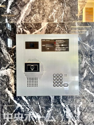 【防犯設備】 | シティタワーズ豊洲ザ・シンボル | 【オートロック】オートロックシステムでセキュリティ充実。当たり前ですが、安全で安心して暮らすのって大事ですよね。お探しのご条件でオートロック付きの物件を探す方も多いですがやはりセキュリティは大事です。