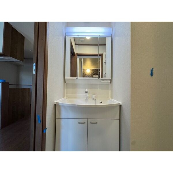 さいたま市見沼区大字東門前の倉庫の独立洗面台