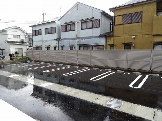 ボヌールＢの駐車場