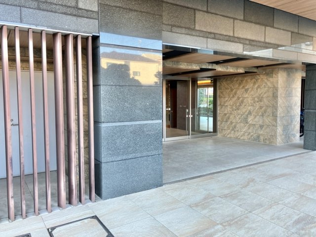 ガーラ・レジデンス三鷹シャインパークスのエントランス