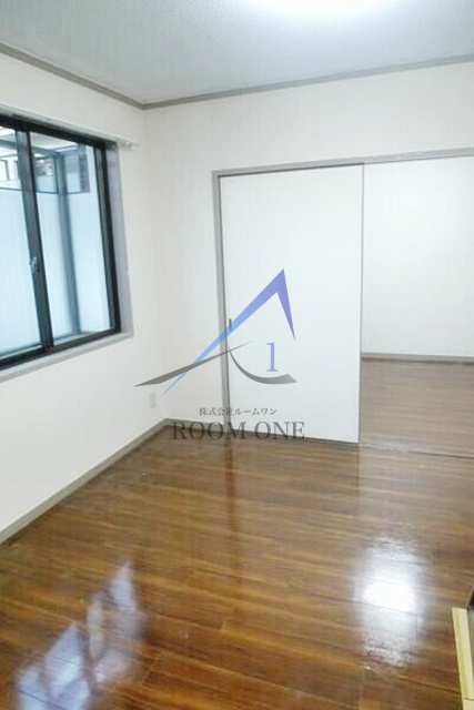 ニュー堀マンションＢ棟の居間・リビング|洋室のお部屋です。