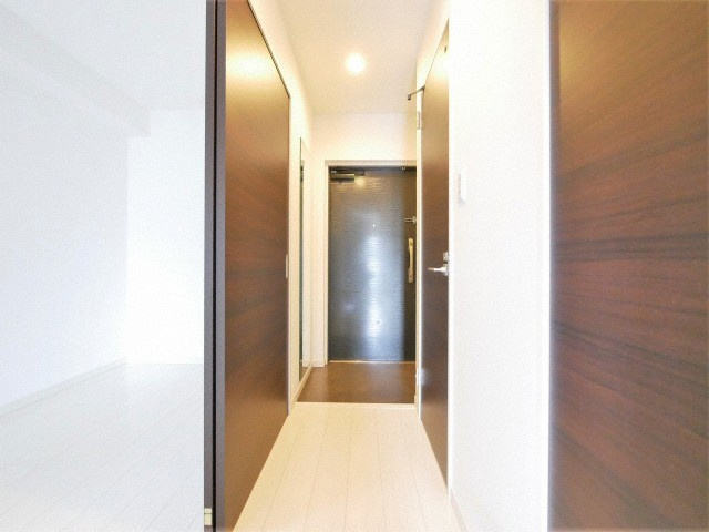 レジディア新大阪の玄関