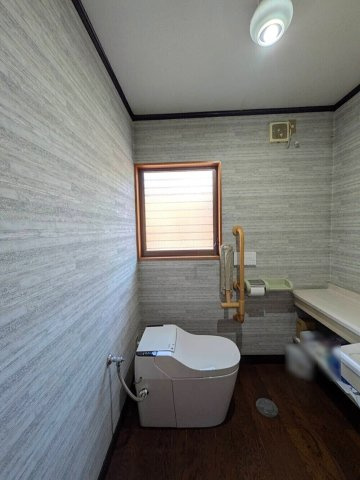 都窪郡早島町早島 中古住宅のトイレ|◆1階東側トイレのみ便器がございます。1階西側および2階トイレは便器はございません。