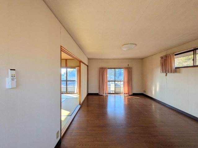 都窪郡早島町早島 中古住宅の洋室|◆2階洋室10畳の様子です。