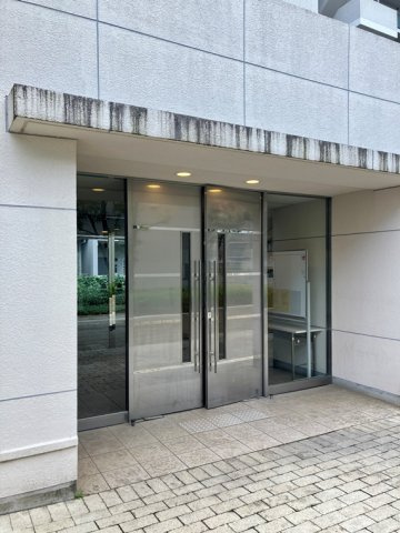 東京サーハウスセンターポートのエントランス