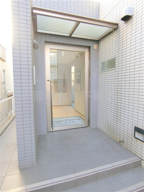 リヴァージュ大森のエントランス|エントランス　TVモニター付オートロック