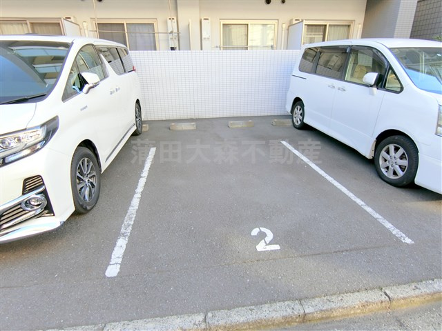 リヴァージュ大森の駐車場|敷地内平置き駐車場　空き状況はお問合せ下さい。
