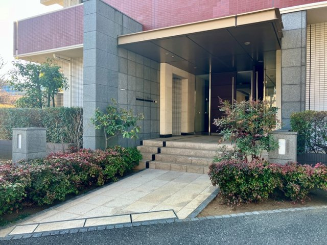 グランシエロ朝霞台シエナの丘のエントランス