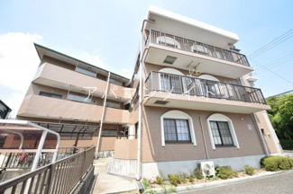 【エントランス】 | 落ち着いた雰囲気の外観です