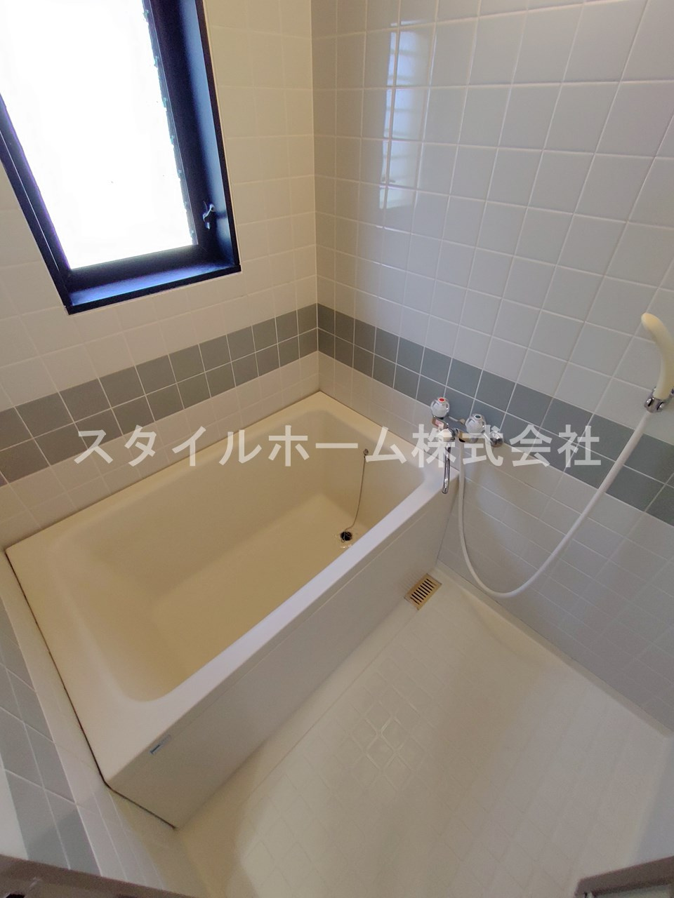 メゾンエトランゼの浴室