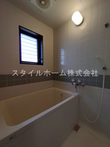 メゾンエトランゼの浴室