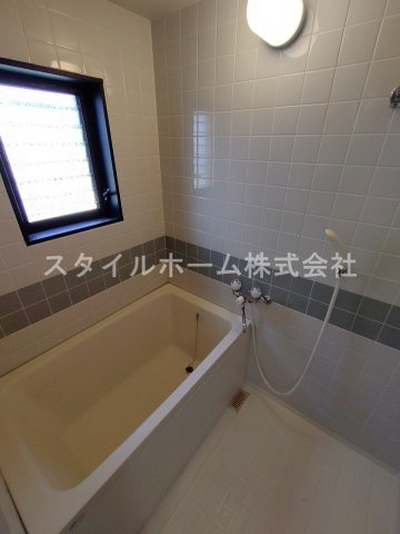 メゾンエトランゼの浴室