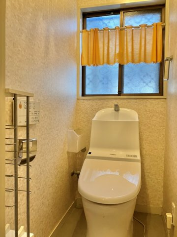 領家戸建のトイレ