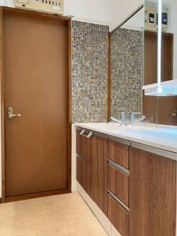 領家戸建の洗面所
