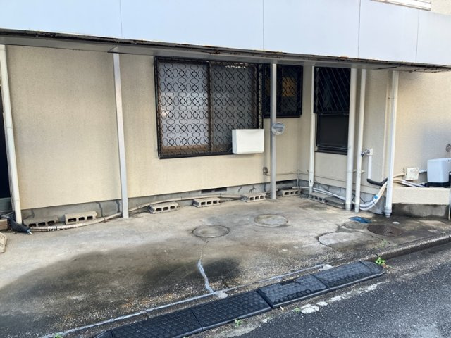 領家戸建の駐車場