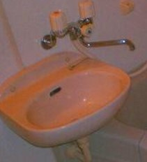 CRESTED　OHI（クレステッド　オオイ）の洗面所