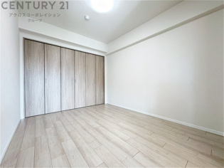 リラックスできるプライベート空間で、快適な睡眠をサポート。個人の好みに合わせたインテリアや寝具で心地良さを追求。プライベートな時間を過ごし、リフレッシュする場所におすすめです。
