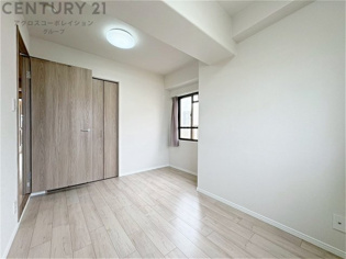 創造性や成長を促す遊びの空間を提供。学習や趣味に集中できる環境を整えます。個別のプライベートスペースは自己表現と自立心を育み、心地よい睡眠環境を整えリラックスできる場所を提供。
